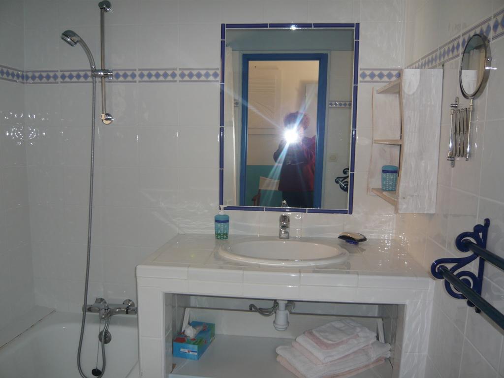 La Genestiere Bed and Breakfast Clermont-lʼHérault Εξωτερικό φωτογραφία
