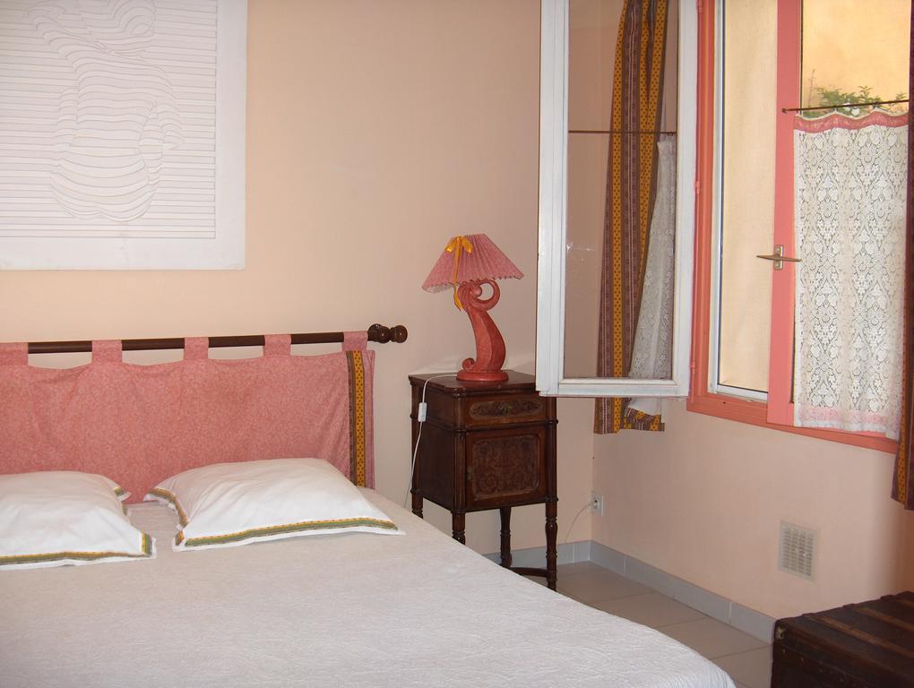 La Genestiere Bed and Breakfast Clermont-lʼHérault Εξωτερικό φωτογραφία