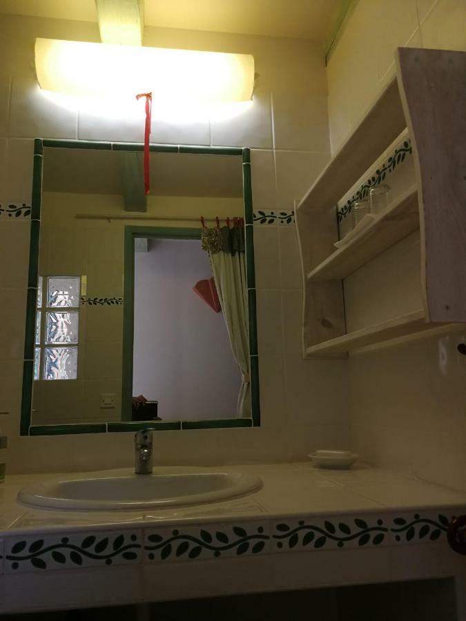 La Genestiere Bed and Breakfast Clermont-lʼHérault Εξωτερικό φωτογραφία