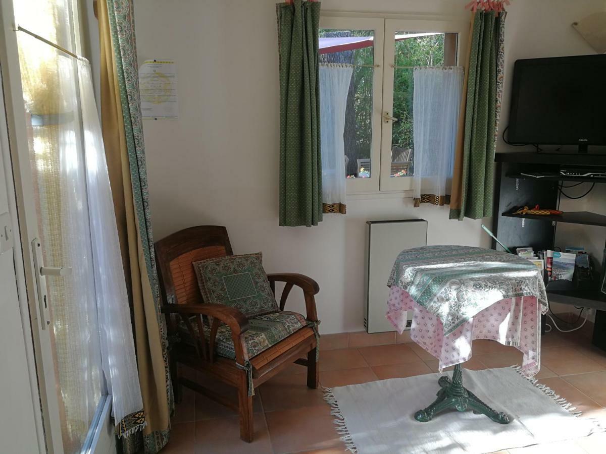 La Genestiere Bed and Breakfast Clermont-lʼHérault Εξωτερικό φωτογραφία