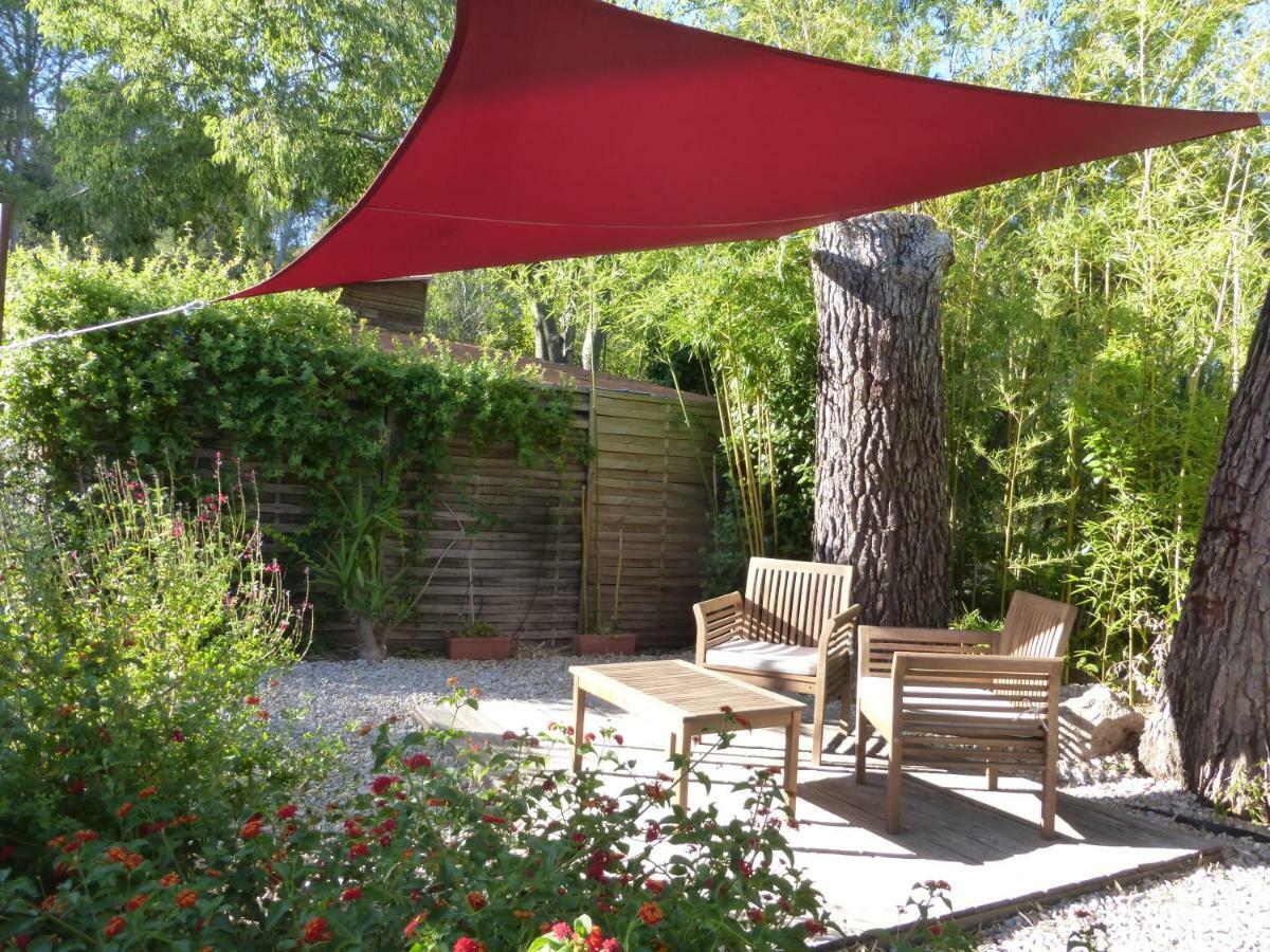 La Genestiere Bed and Breakfast Clermont-lʼHérault Εξωτερικό φωτογραφία